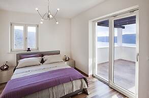 Villa Royal Blue