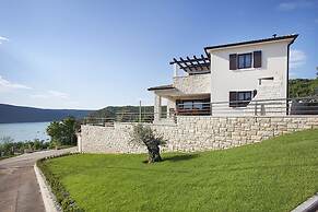 Villa Royal Blue