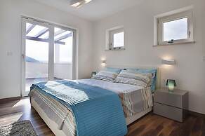 Villa Royal Blue