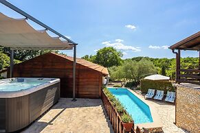 Villa Marak