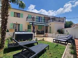 House Ivona