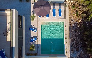 Villa Delux View