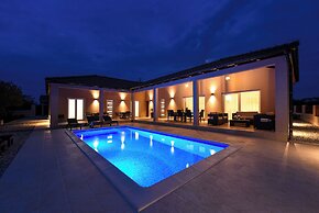 Villa Casa Kasijan