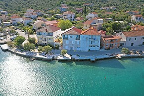 Apartments Tiho II