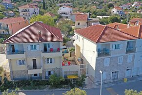 Apartments Tiho II