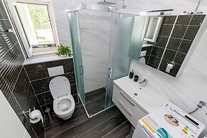 Apartment Sweet Dream Manjiga