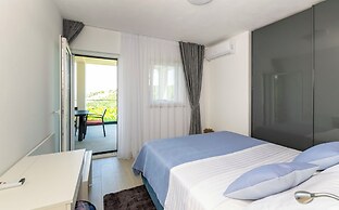 Apartment Sweet Dream Manjiga