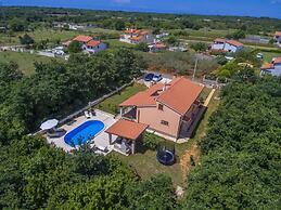 Villa Lucy