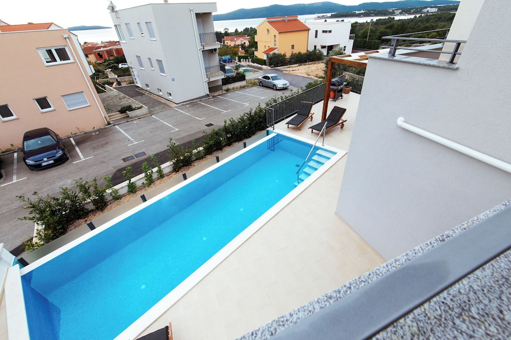Villa Lomari