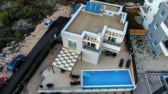 Villa Lomari