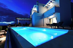 Villa Lomari
