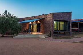 Villa Horse House