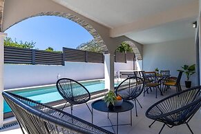 Villa Eden With Heated Pool