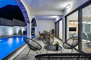 Villa Eden With Heated Pool