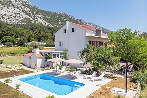 Villa Knez