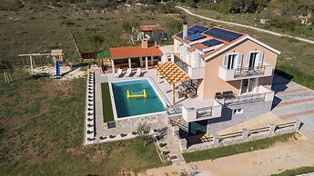 Villa Beautiful Countryside
