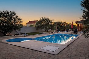 Villa Lunis