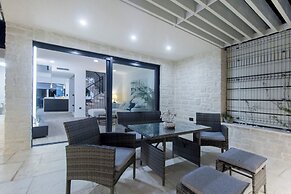 Villa Lux