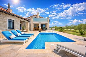 Sea View Villa With Pool