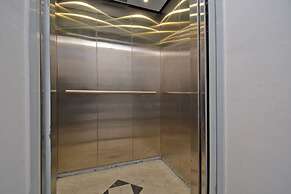 Apartment by Luxe Group VA277