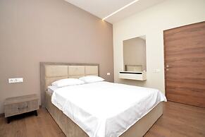Apartment by Luxe Group VA277