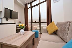 Apartment by Luxe Group VA277
