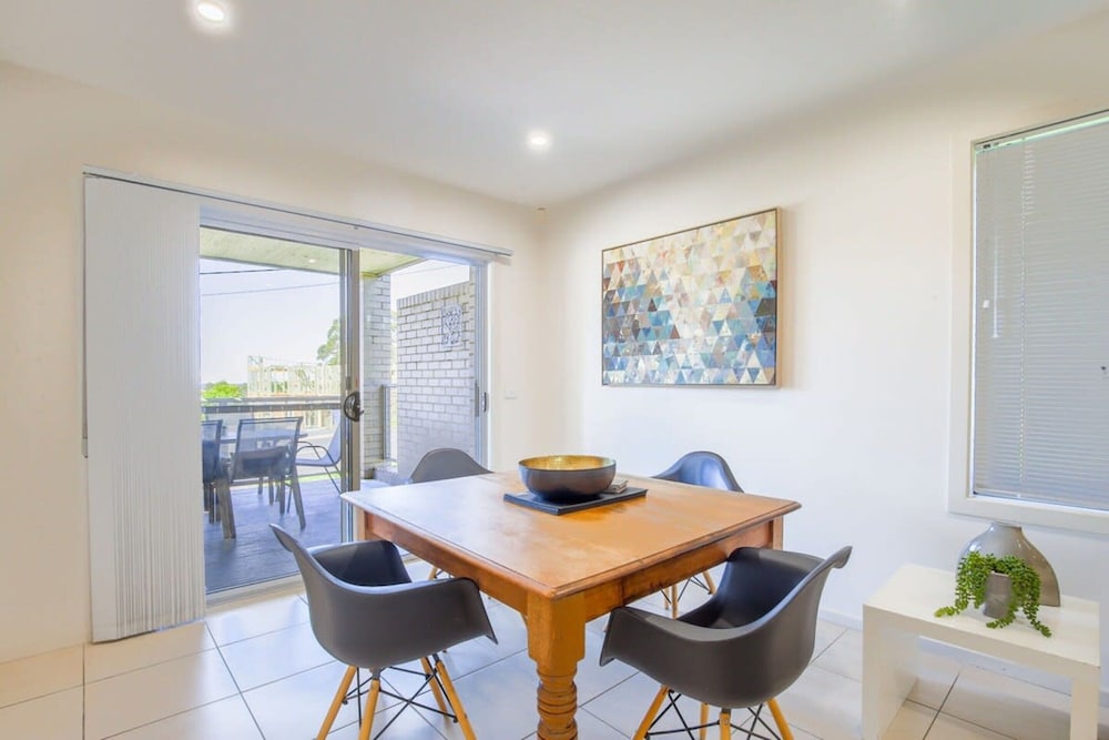 Spacious Flat With Parking & Dedicated EV Station