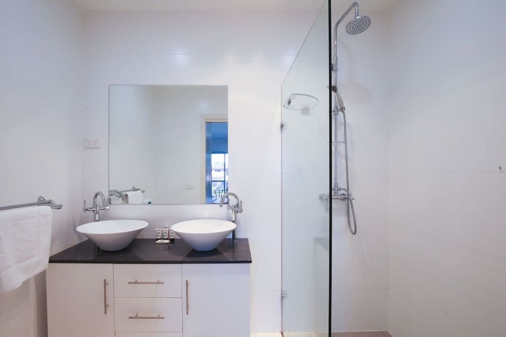 Spacious Flat With Parking & Dedicated EV Station