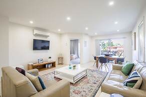 Spacious Flat With Parking & Dedicated EV Station