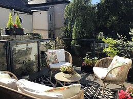 Honeysuckle Lodge