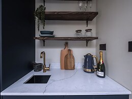 Honeysuckle Lodge
