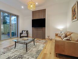 Oakwood Mews