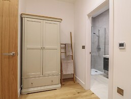 Oakwood Mews