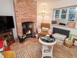 The Hare and Bumblebee Cottage