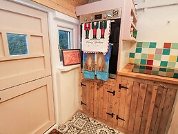 The Hare and Bumblebee Cottage