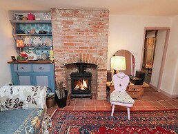 The Hare and Bumblebee Cottage