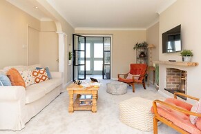 Coastal Comfort for 6 Felpham Beach
