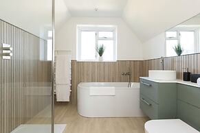 Coastal Comfort for 6 Felpham Beach