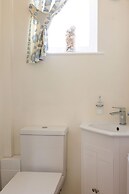 Coastal Comfort for 6 Felpham Beach