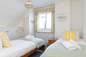 Coastal Comfort for 6 Felpham Beach