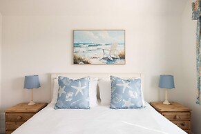 Coastal Comfort for 6 Felpham Beach