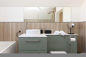 Coastal Comfort for 6 Felpham Beach