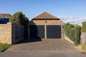 Coastal Comfort for 6 Felpham Beach
