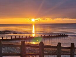 Coastal Comfort for 6 Felpham Beach