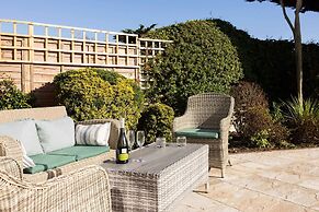 Coastal Comfort for 6 Felpham Beach