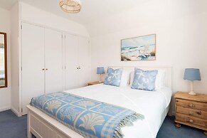 Coastal Comfort for 6 Felpham Beach