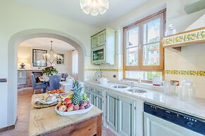 Country Home in Lucca Near Tuscan Wineries