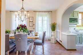 Country Home in Lucca Near Tuscan Wineries