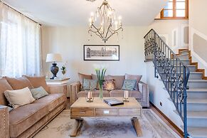 Country Home in Lucca Near Tuscan Wineries