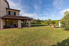 Country Home in Lucca Near Tuscan Wineries